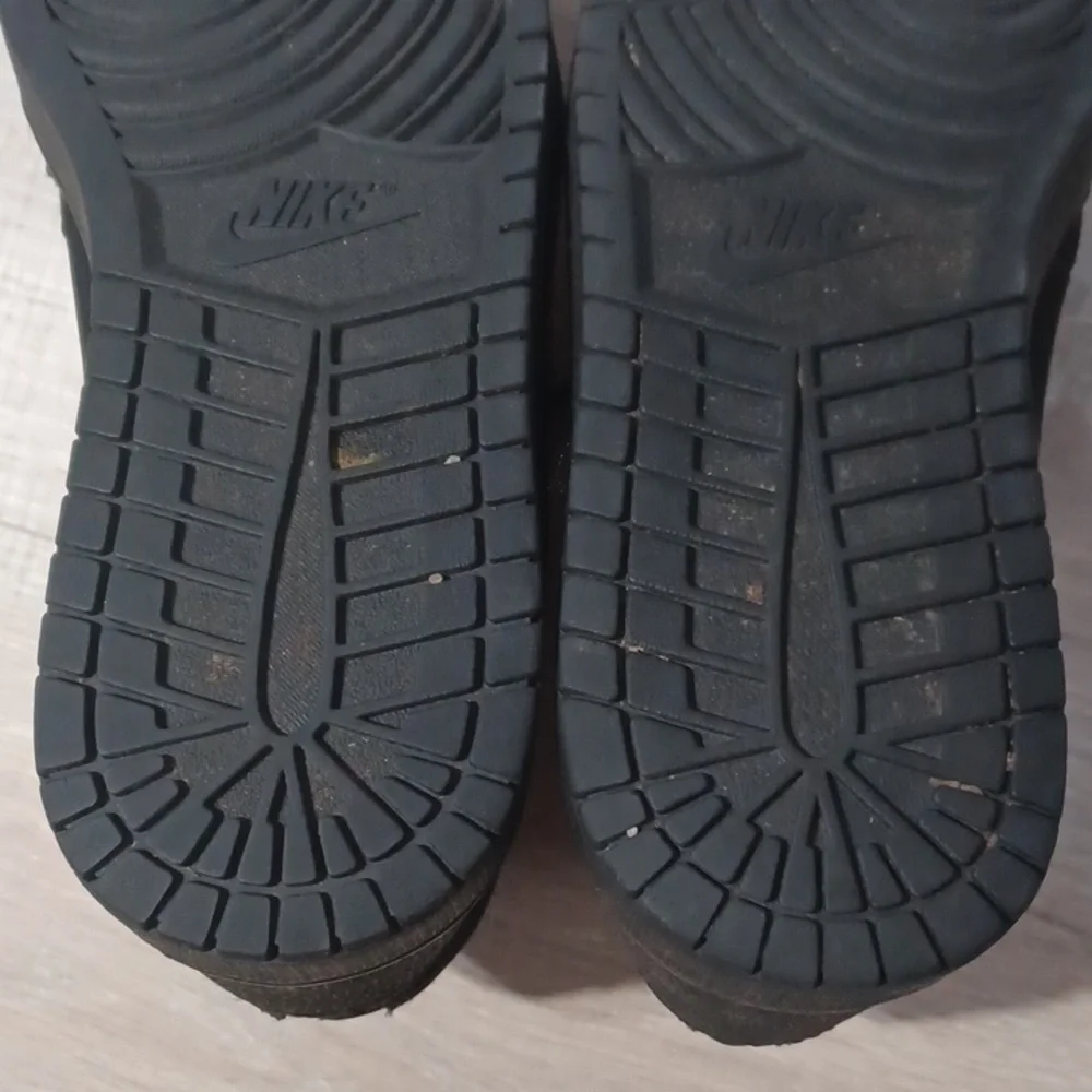 AIR JORDAN EXECUTIVE black sneakers.  Black mid top gym shoes.  Athleisure Urban